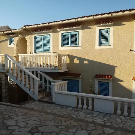 Apartment Frani 1 Pag Town